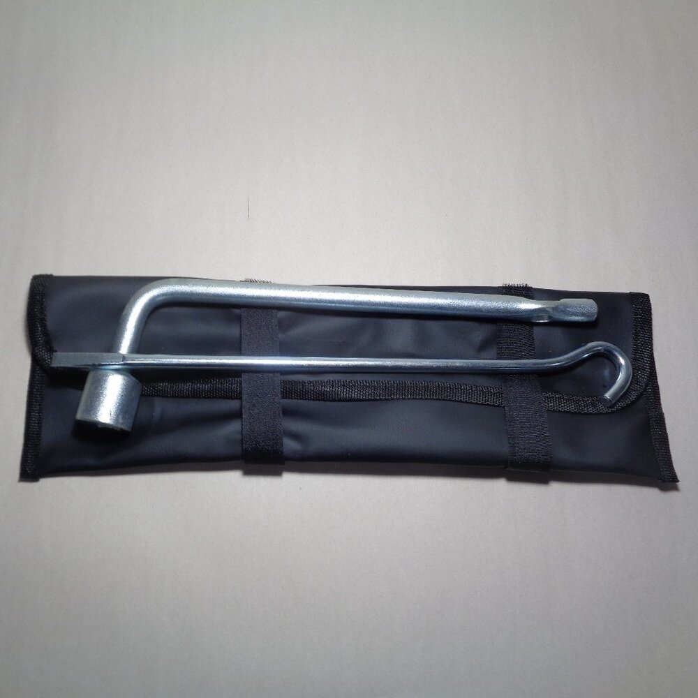 2021 - 2025 Nissan Rogue / TOOL KIT SET / New OEM / Lug Wrench / 99501-6FV0A